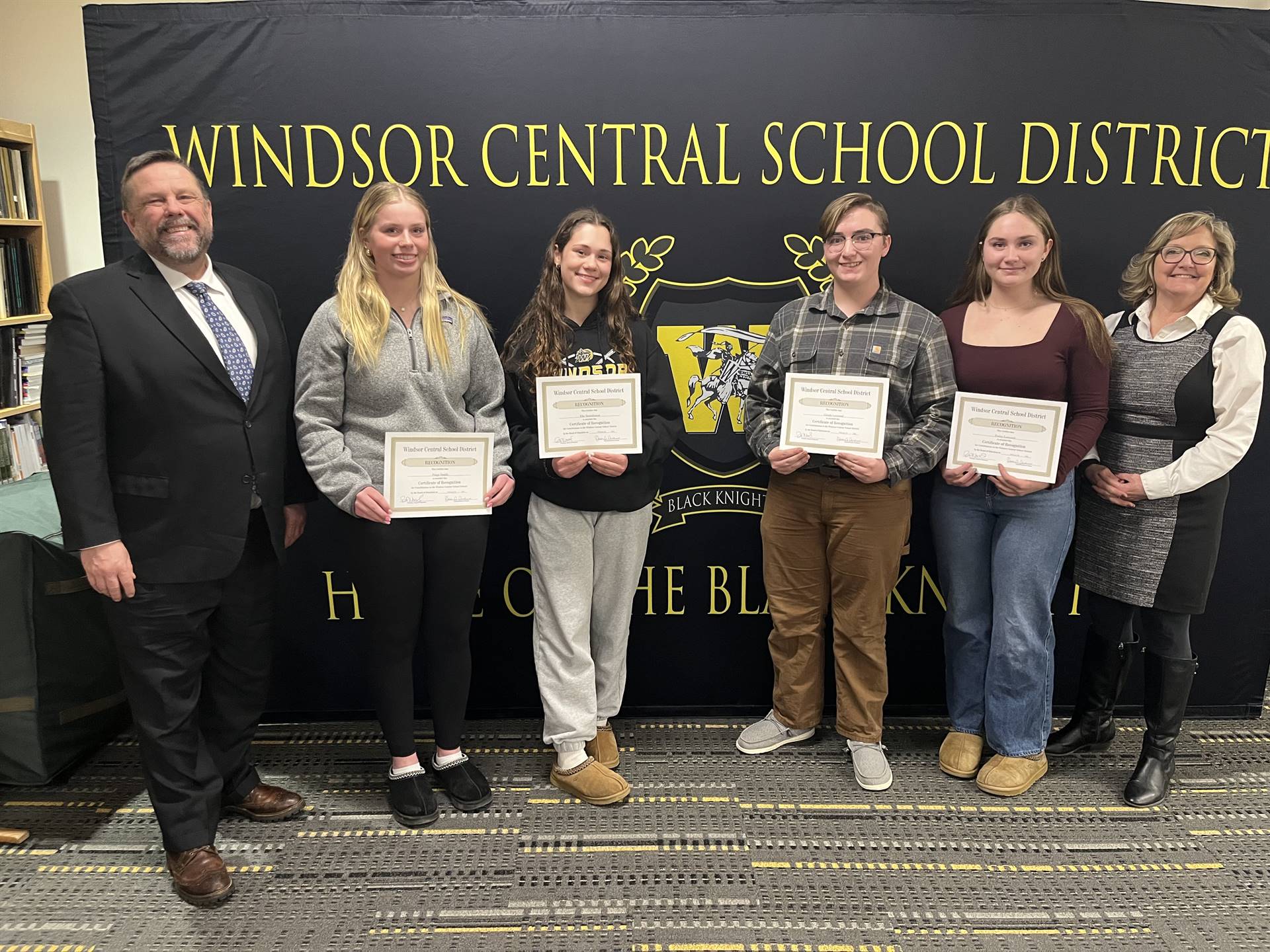 Pete Nowacki, Paige Smith, Ella Stonehouse, Eisley Leonard, Grady Leonard, & Margo Kibbler